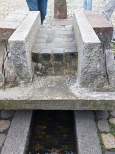 So wird das Freiburger Bächle gebaut.